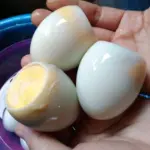 Lady paints dried beans and then glues them onto wooden dowels. This trick is taking over the internet